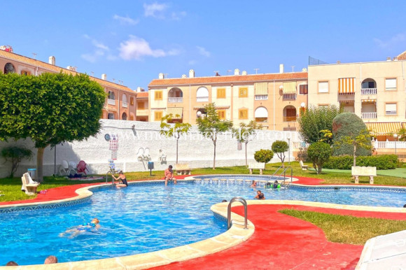 Appartement - Tweedehands - Torrevieja - M-64979