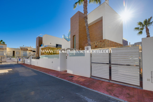 Brukt bolig - Frittliggende villa - Torrevieja