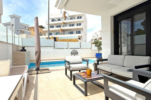 Brukt bolig - Frittstående villa - Orihuela Costa - Villamartín