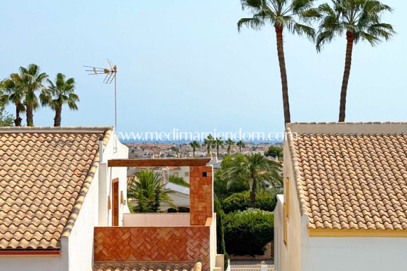 Brukt bolig - Frittstående villa - Orihuela Costa - Villamartín