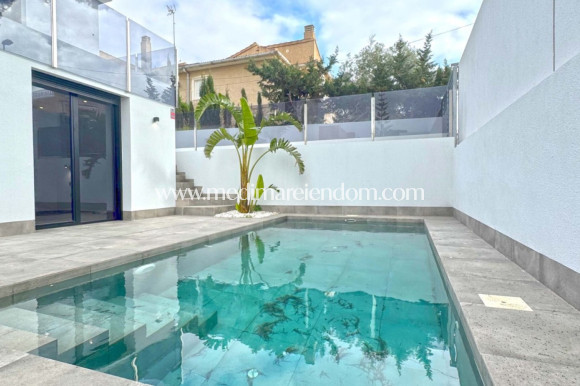 Freistehende Villa - Verkauf - Torrevieja - M-33333
