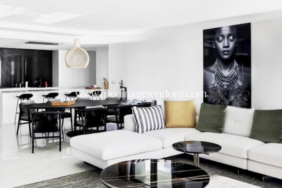 Neubauten - Penthouse - Relleu - pueblo