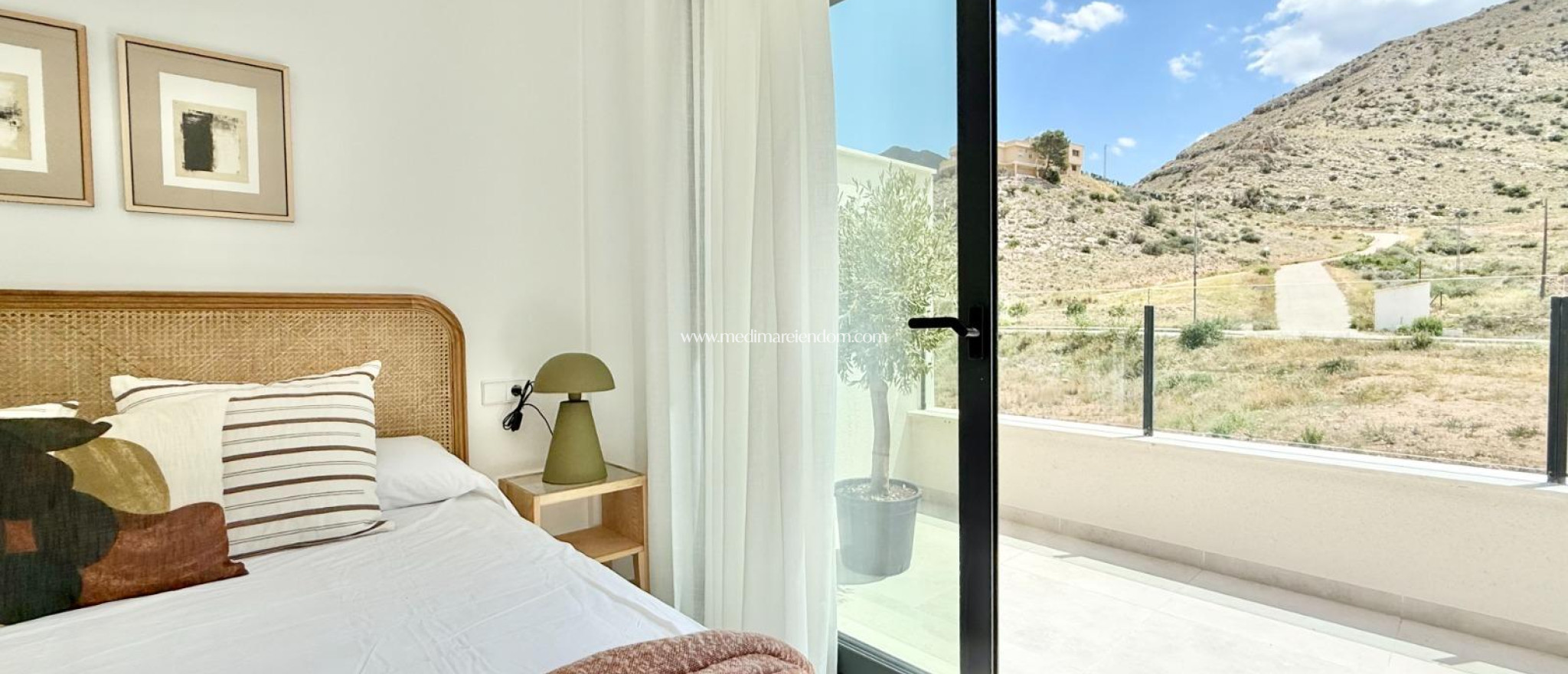 Neubauten - Reihenhaus - Cox - Sin Zona