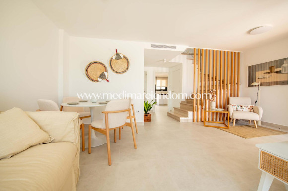 Nieuw gebouw - Geschakelde Woning - Cox - San Fernando