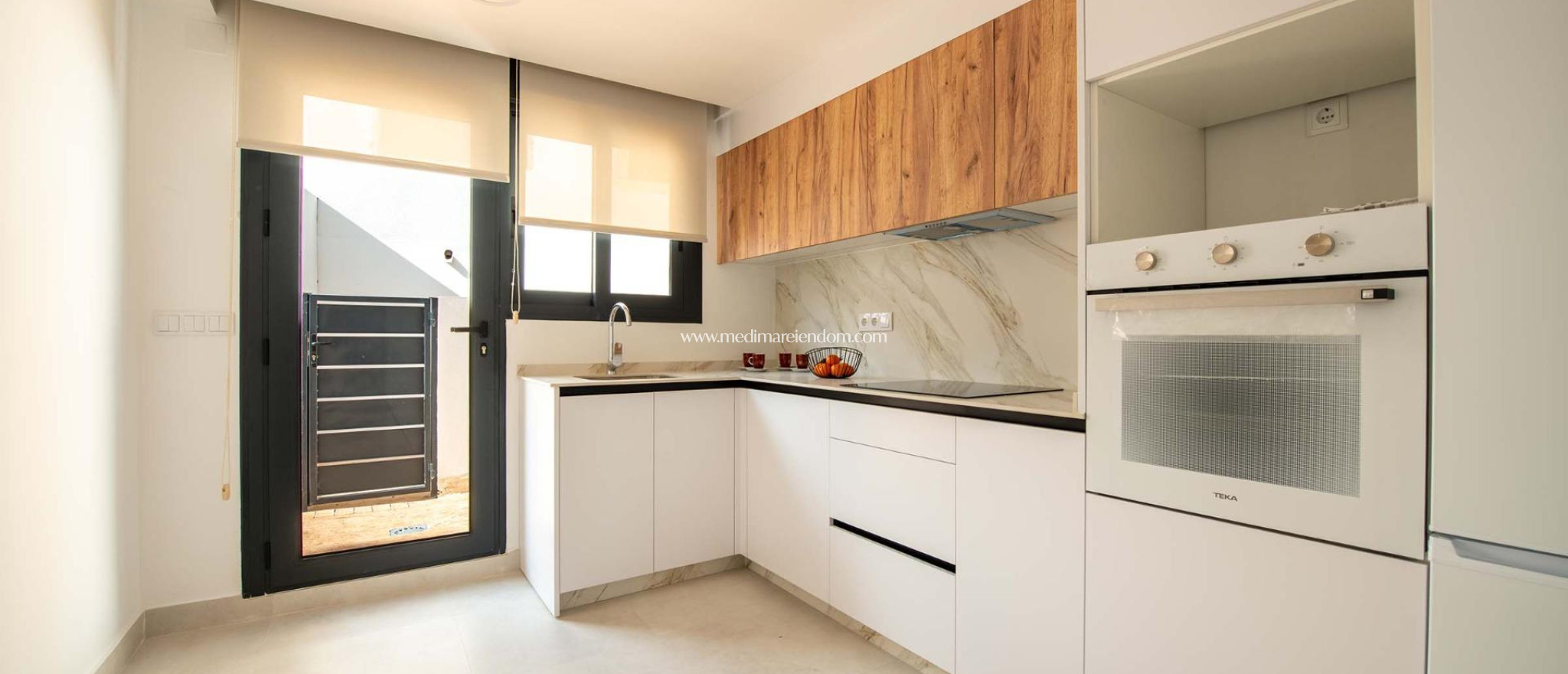 Nieuw gebouw - Geschakelde Woning - Cox - San Fernando