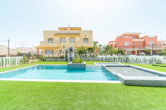 Новостройки - Bungalow - Torrevieja - Los Balcones