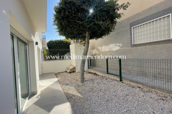 Новостройки - Квартира на первом этаже - Torrevieja