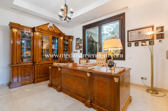 Новостройки - Виллы - Estepona