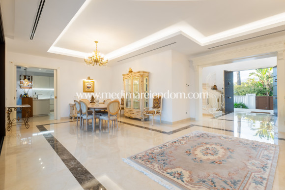 Новостройки - Виллы - Estepona