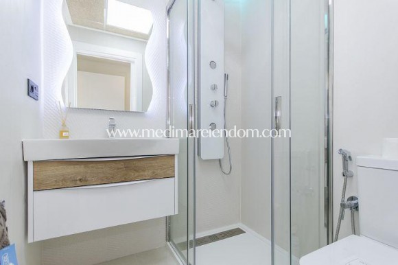 Nowo zbudowane - Bungalow - Torrevieja - Los Balcones