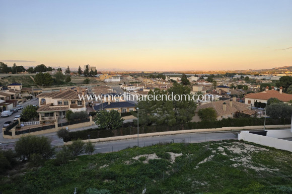 Nowo zbudowane - Kamienica - Bigastro - pueblo