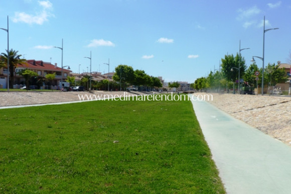 Nowo zbudowane - Niski bungalow - Pilar de la Horadada