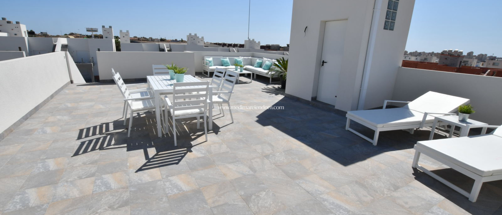 Nowo zbudowane - Niski bungalow - San Miguel de Salinas