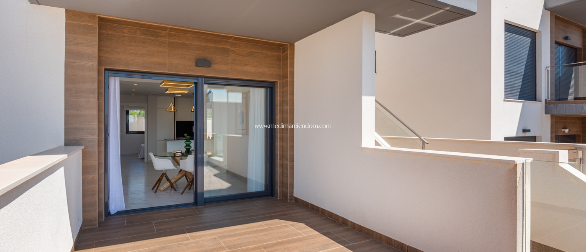Nowo zbudowane - Niski bungalow - San Miguel de Salinas