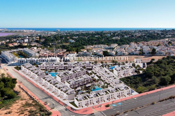 Nowo zbudowane - Niski bungalow - Torrevieja