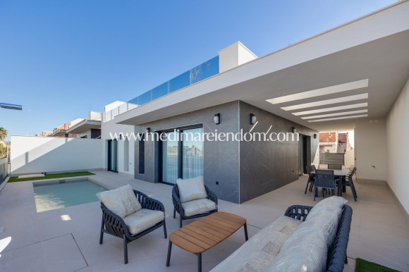 Nowo zbudowane - Willa - Torrevieja - Sector 25