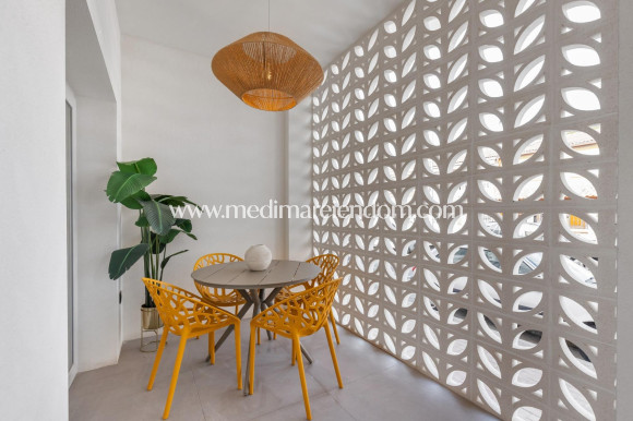 Nybyggnad - Lägenhet - Torrevieja - Playa Los Naufragos