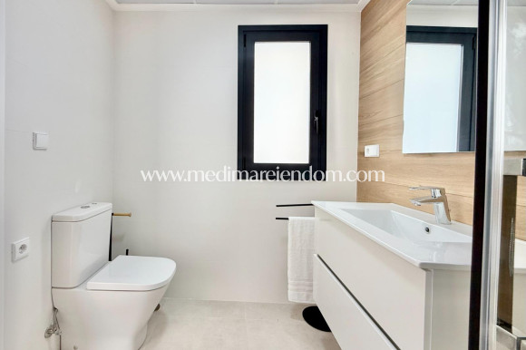 Nybyggnad - Town House - Cox - Sin Zona