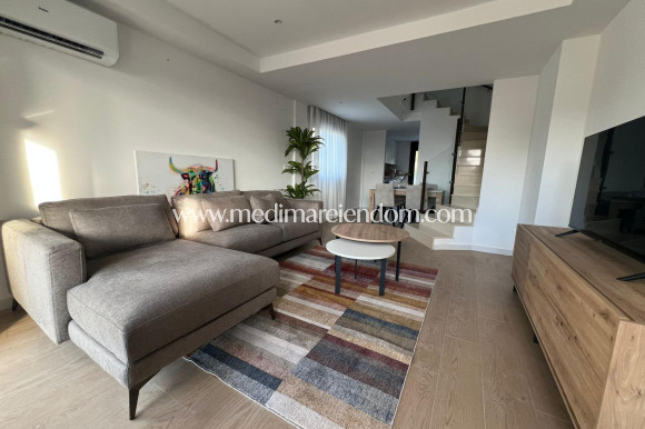 Nybyggnad - Town House - La Union - centro