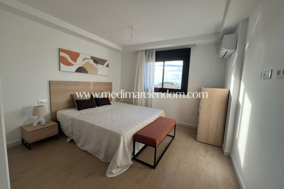 Nybyggnad - Town House - La Union - centro