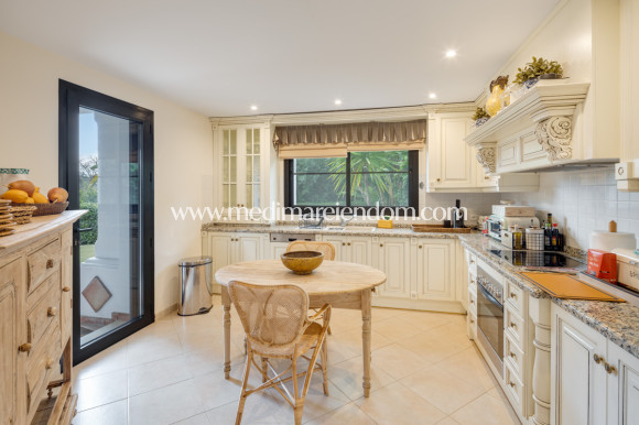 Nybyggnad - Villa - Benahavis