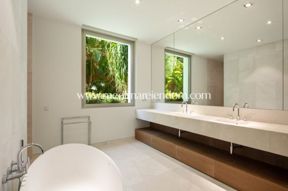 Nybyggnad - Villa - Casares