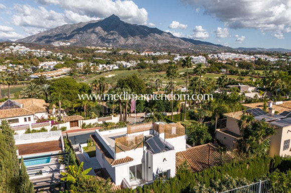 Nybyggnad - Villa - Marbella