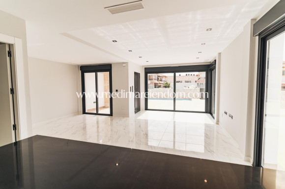 Nybyggnad - Villa - Orihuela Costa - Punta Prima