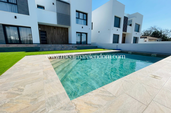 Nybyggnad - Villa - Torrevieja