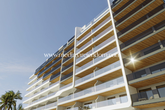 Obra Nueva - Apartamento en planta baja - Punta Prima