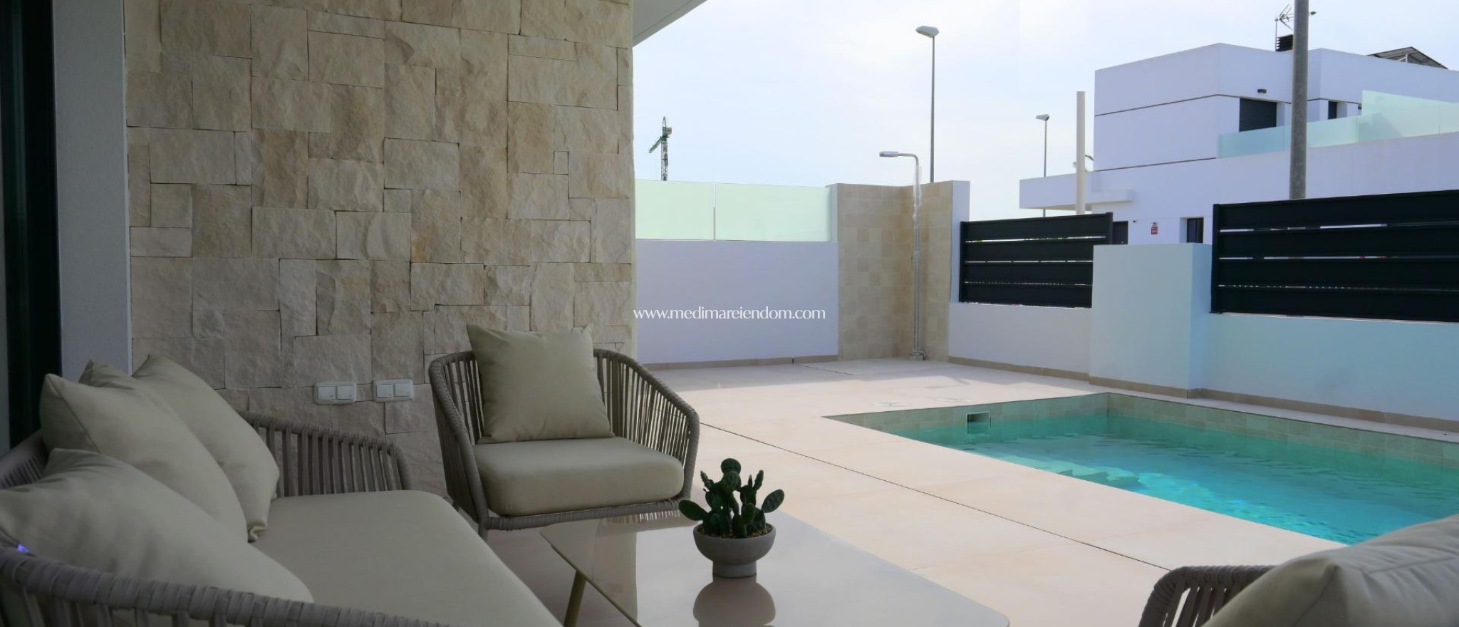 Obra Nueva - Villa - Dolores - polideportivo