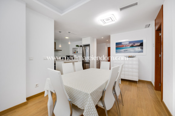 Odsprzedaż - Apartament - La Manga del Mar Menor - La Manga