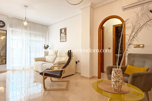 Odsprzedaż - Apartament - Orihuela Costa - Lomas de Cabo Roig