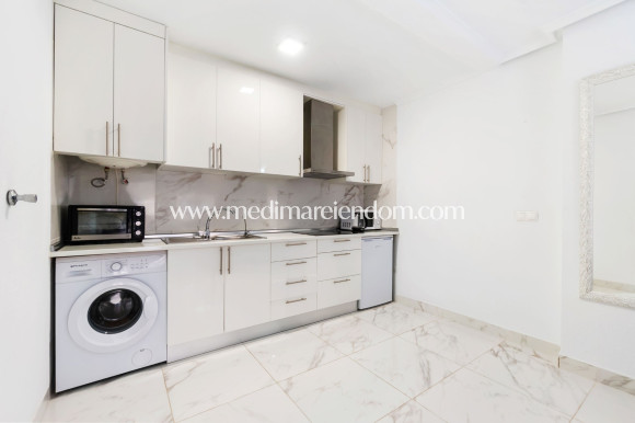 Odsprzedaż - Apartament - Torrevieja - Centro