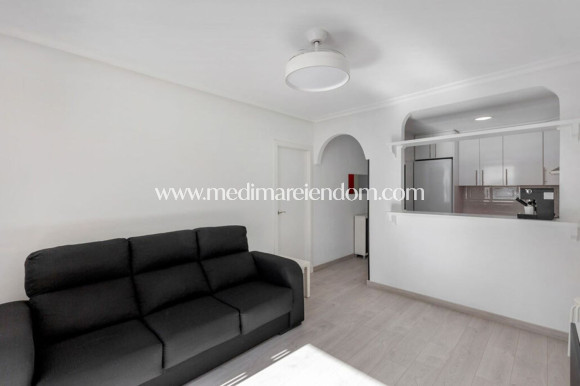 Odsprzedaż - Apartament - Torrevieja - La Mata