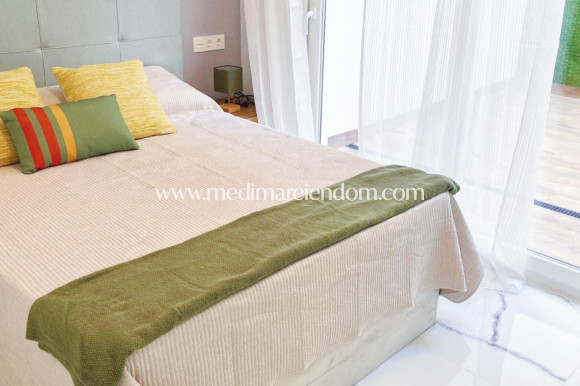 Odsprzedaż - Apartament - Torrevieja - Playa del Cura