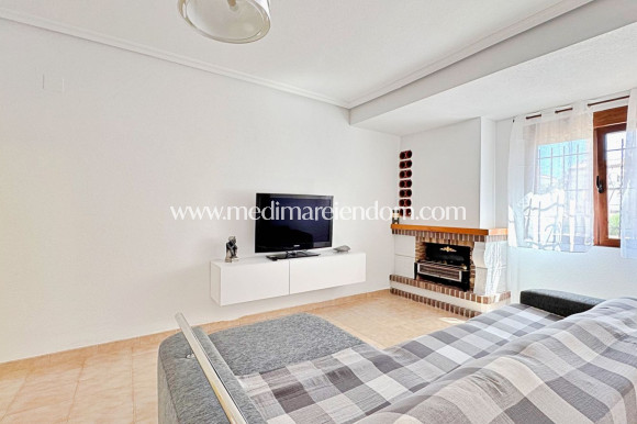 Odsprzedaż - Apartament - Torrevieja - Rocio del Mar