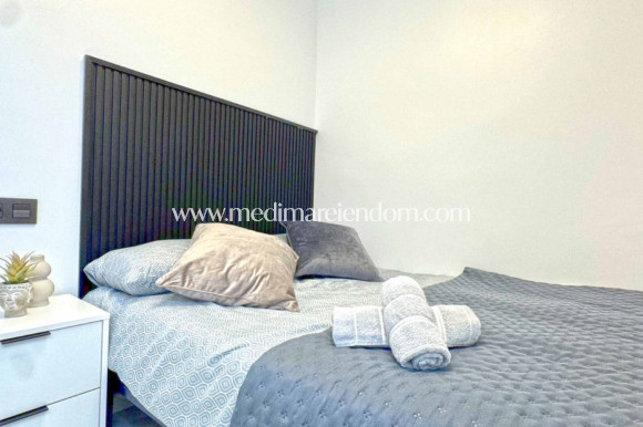Odsprzedaż - Apartament - Torrevieja - Torrelamata - La Mata