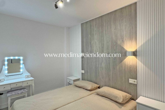 Odsprzedaż - Apartament - Torrevieja - Torrevieja town