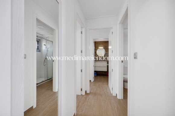 Odsprzedaż - Apartament - Torrevieja