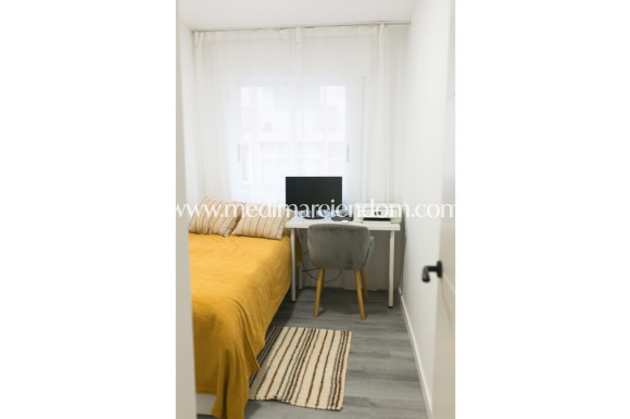Odsprzedaż - Apartament - Torrevieja