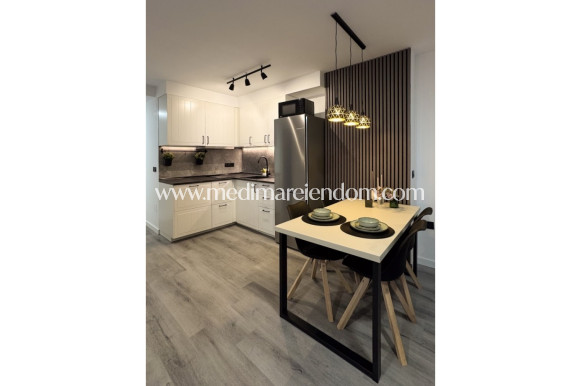 Odsprzedaż - Apartament - Torrevieja