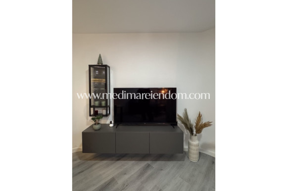 Odsprzedaż - Apartament - Torrevieja