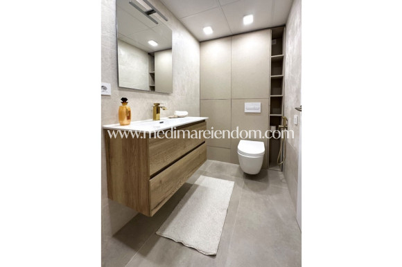 Odsprzedaż - Apartament - Torrevieja