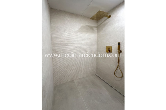 Odsprzedaż - Apartament - Torrevieja