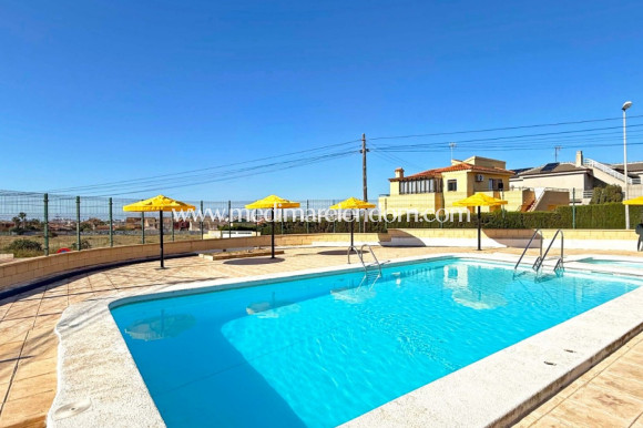 Odsprzedaż - Bungalow - Torrevieja - Torrelamata - La Mata
