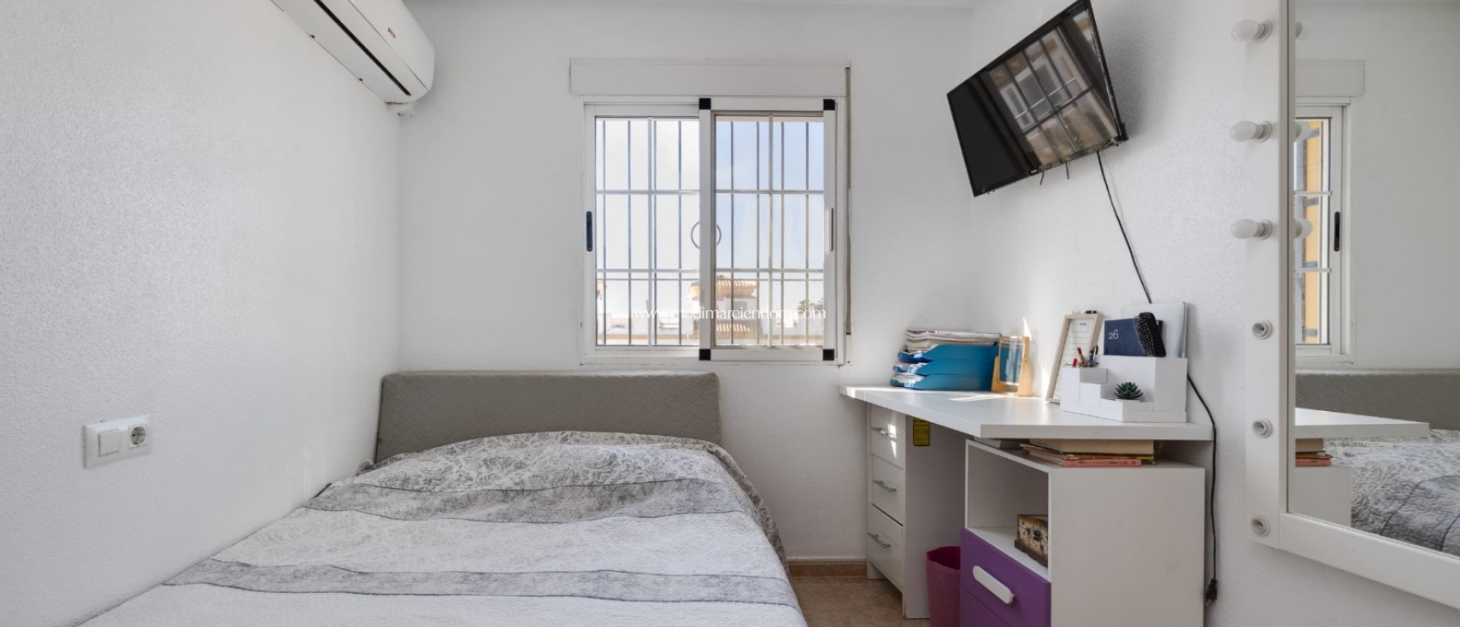 Odsprzedaż - Dom szeregowy - Torrevieja