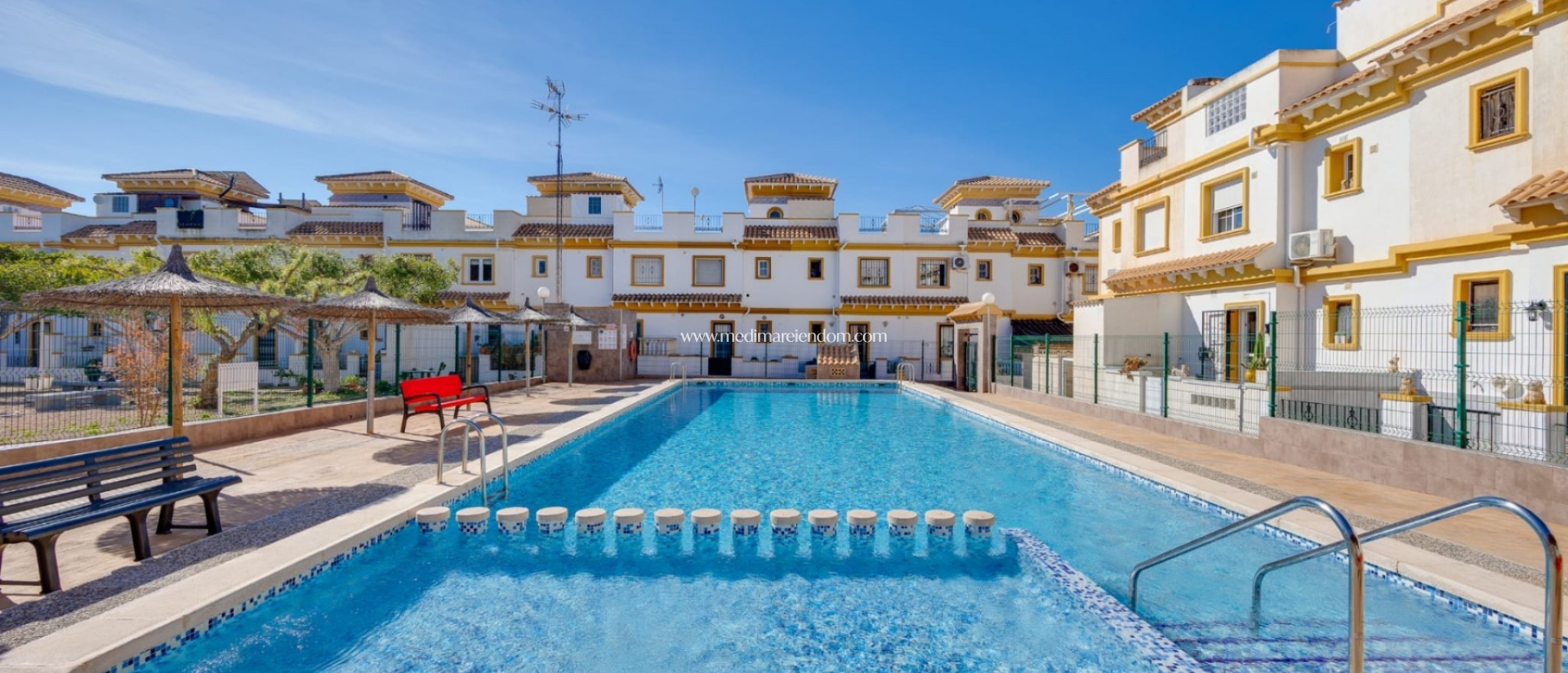 Odsprzedaż - Dom szeregowy - Torrevieja