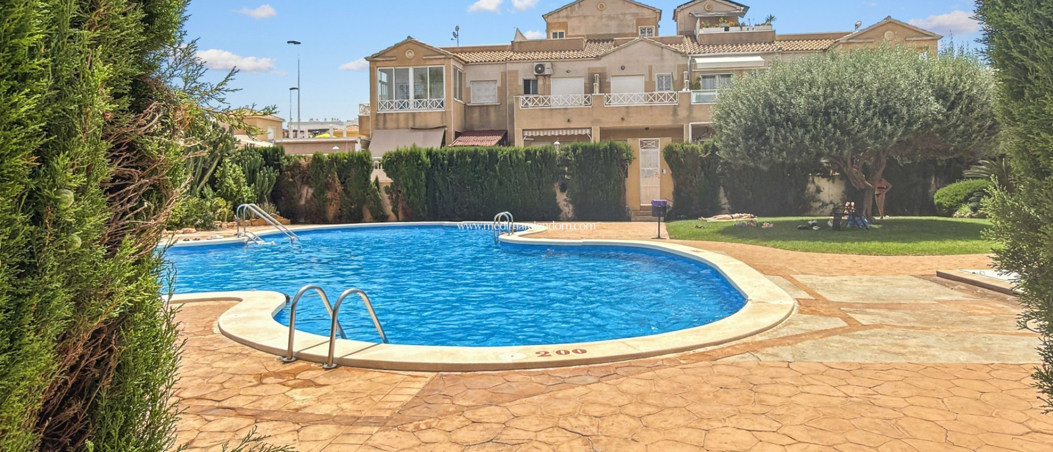 Odsprzedaż - Dom szeregowy - Torrevieja