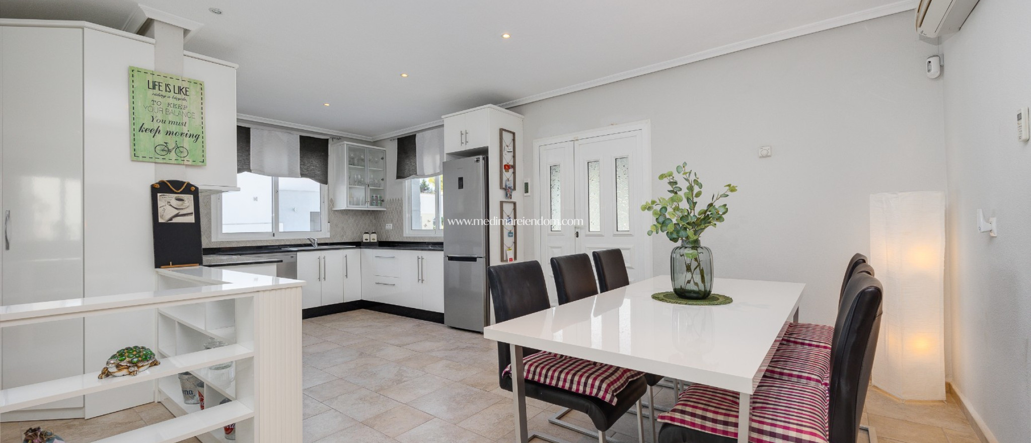 Odsprzedaż - Willa - San Miguel de Salinas